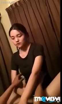 Cewek Cantik Pijat Kontol 1