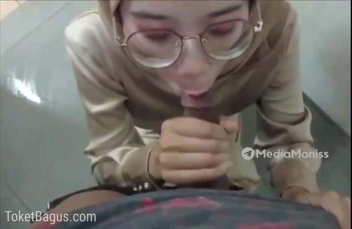 Evanurasyifa kaca mata isep pler ngaceng