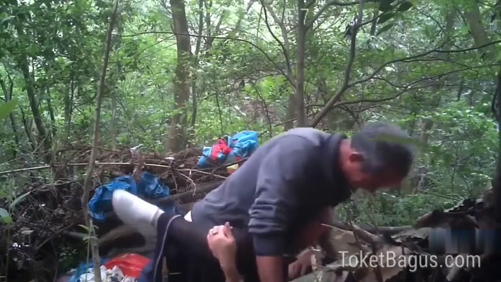 Dientot Guru BK Dalam hutan